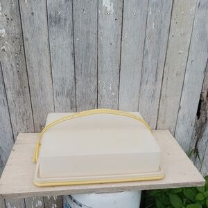 Tupperware 9x13 Rectangular Sheet Cake Carrier /Handle Harvest Gold 622 complete